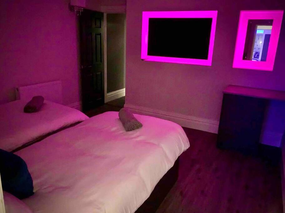 Saltrock Luxury Apartment Blackpool Bagian luar foto