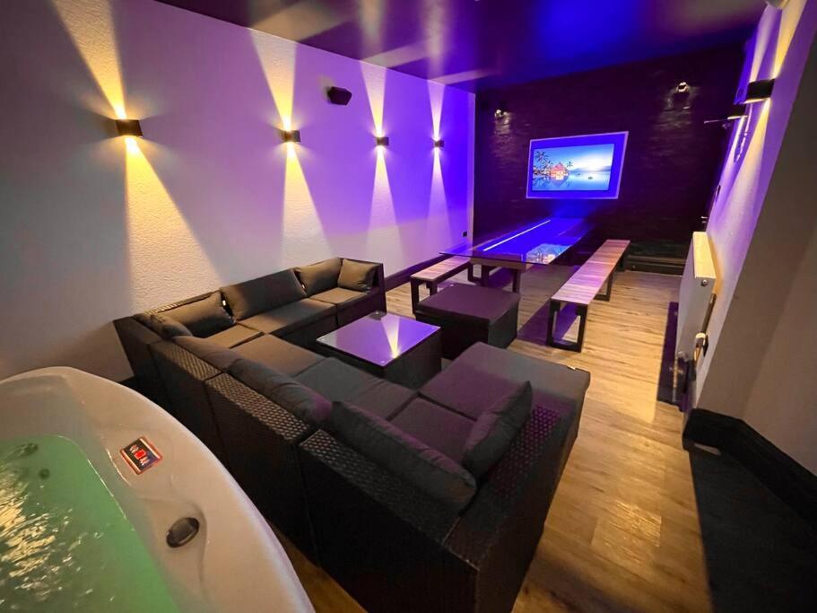 Saltrock Luxury Apartment Blackpool Bagian luar foto