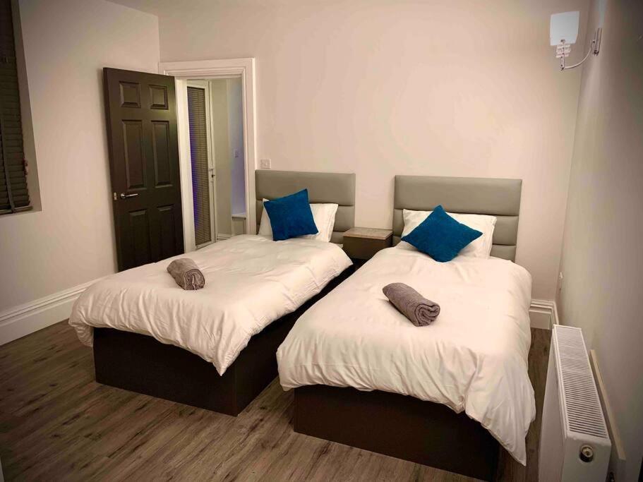 Saltrock Luxury Apartment Blackpool Bagian luar foto