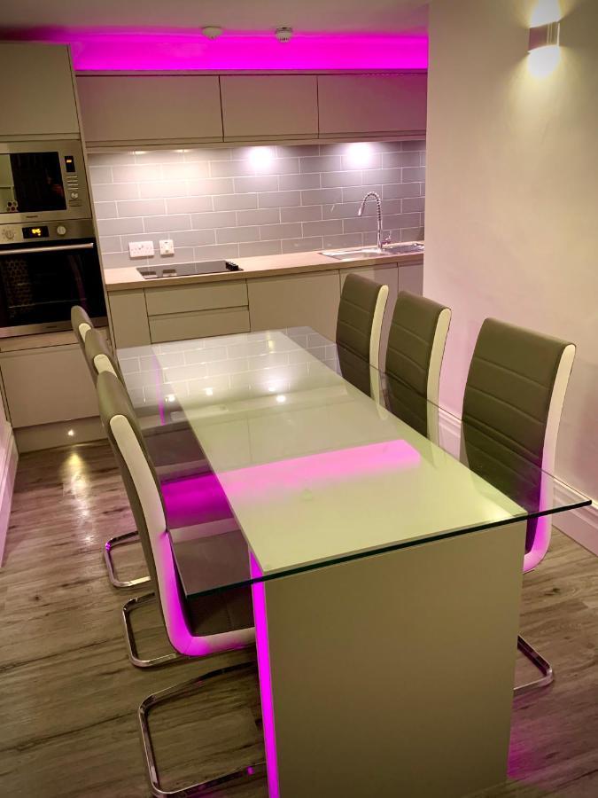 Saltrock Luxury Apartment Blackpool Bagian luar foto