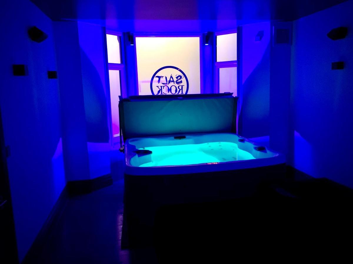 Saltrock Luxury Apartment Blackpool Bagian luar foto